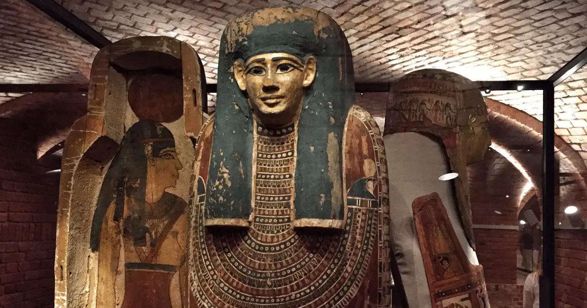 4 خطوات تساعدك على تخزين الأعمال الفنية في السعودية 4 خطوات تساعدك على تخزين الأعمال الفنية في السعودية