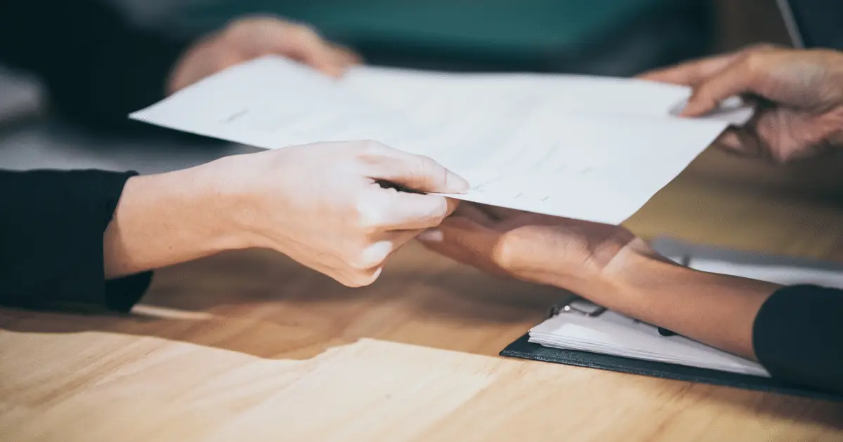 مجلس الوزراء يقرر نقل اختصاص إصدار شهادات المنشأ لجميع المنتجات الوطنية من وزارة التجارة إلى وزارة الصناعة والثروة المعدنية مجلس الوزراء يقرر نقل اختصاص إصدار شهادات المنشأ لجميع المنتجات الوطنية من وزارة التجارة إلى وزارة الصناعة والثروة المعدنية