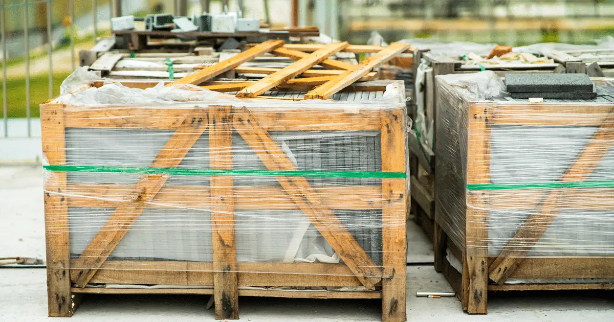 أهمية الصناديق الخشبية في النقل والشحن أهمية الصناديق الخشبية في النقل والشحن
