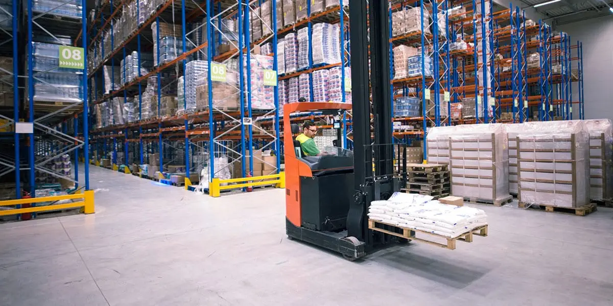 مستودعات شمال الرياض تلبي احتياج الشركات مستودعات شمال الرياض تلبي احتياج الشركات