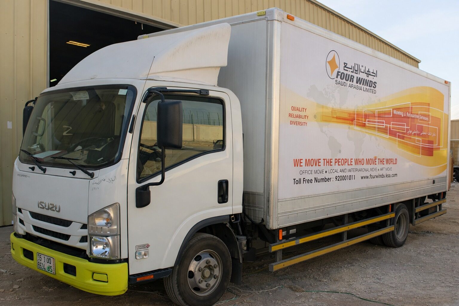 Four Winds Saudi Arabia branded 4-meter moving truck, front and side view